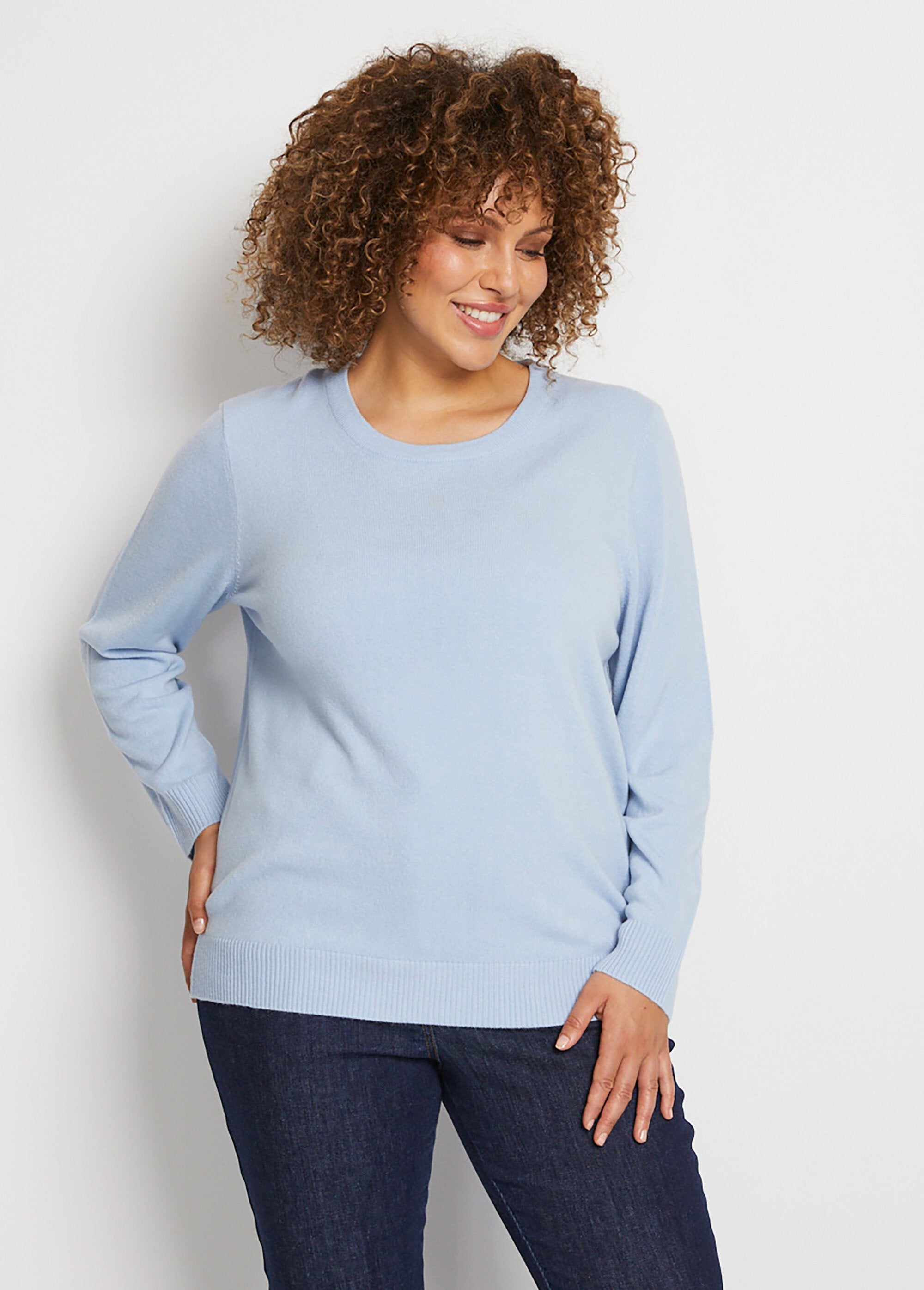 Soft_round_neck_long_sleeve_sweater_Sky_FA1_curvy