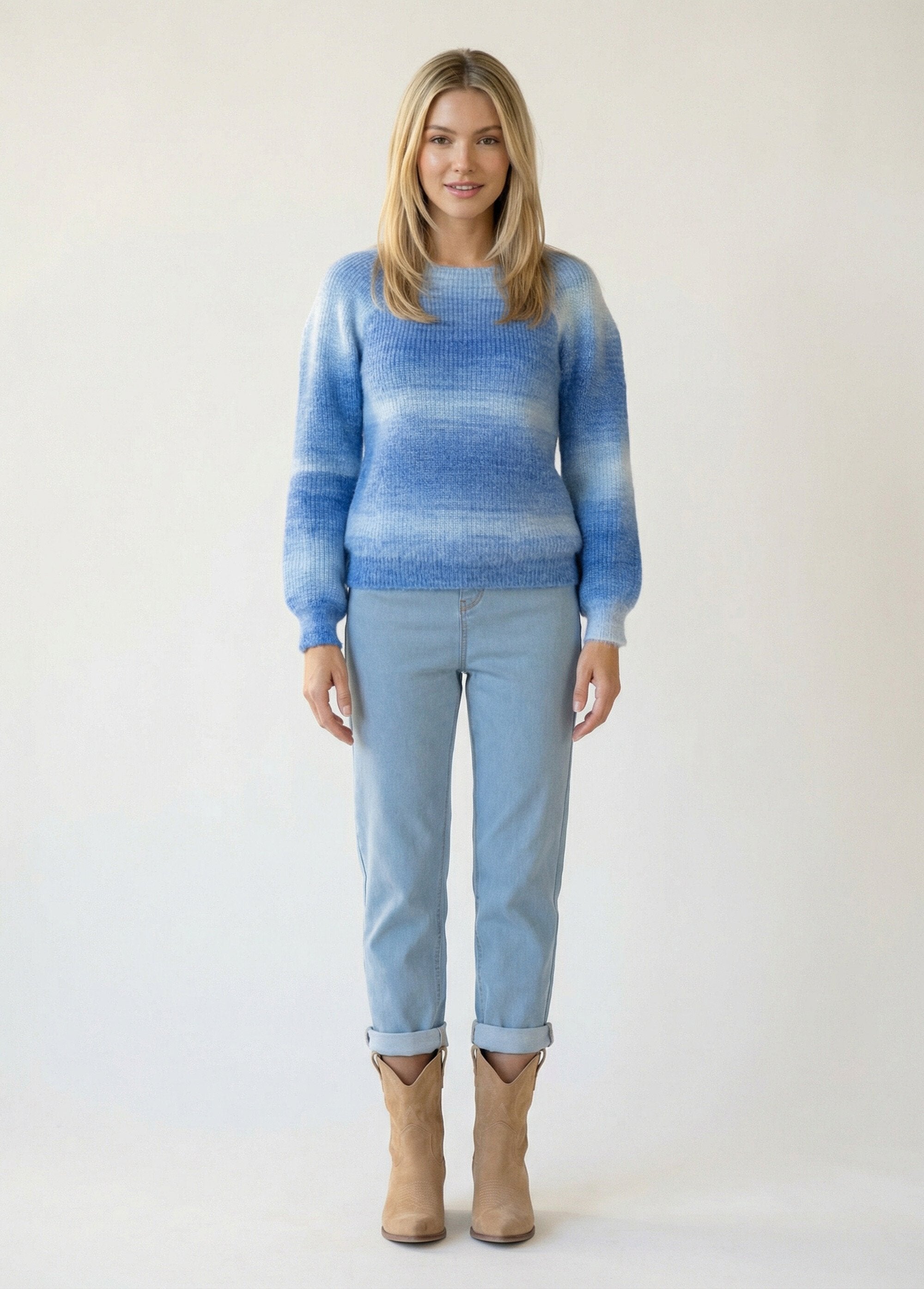Raglan_sweater_with_a_fuzzy_knit_and_tie-dye_effect_Blue_SF1_slim