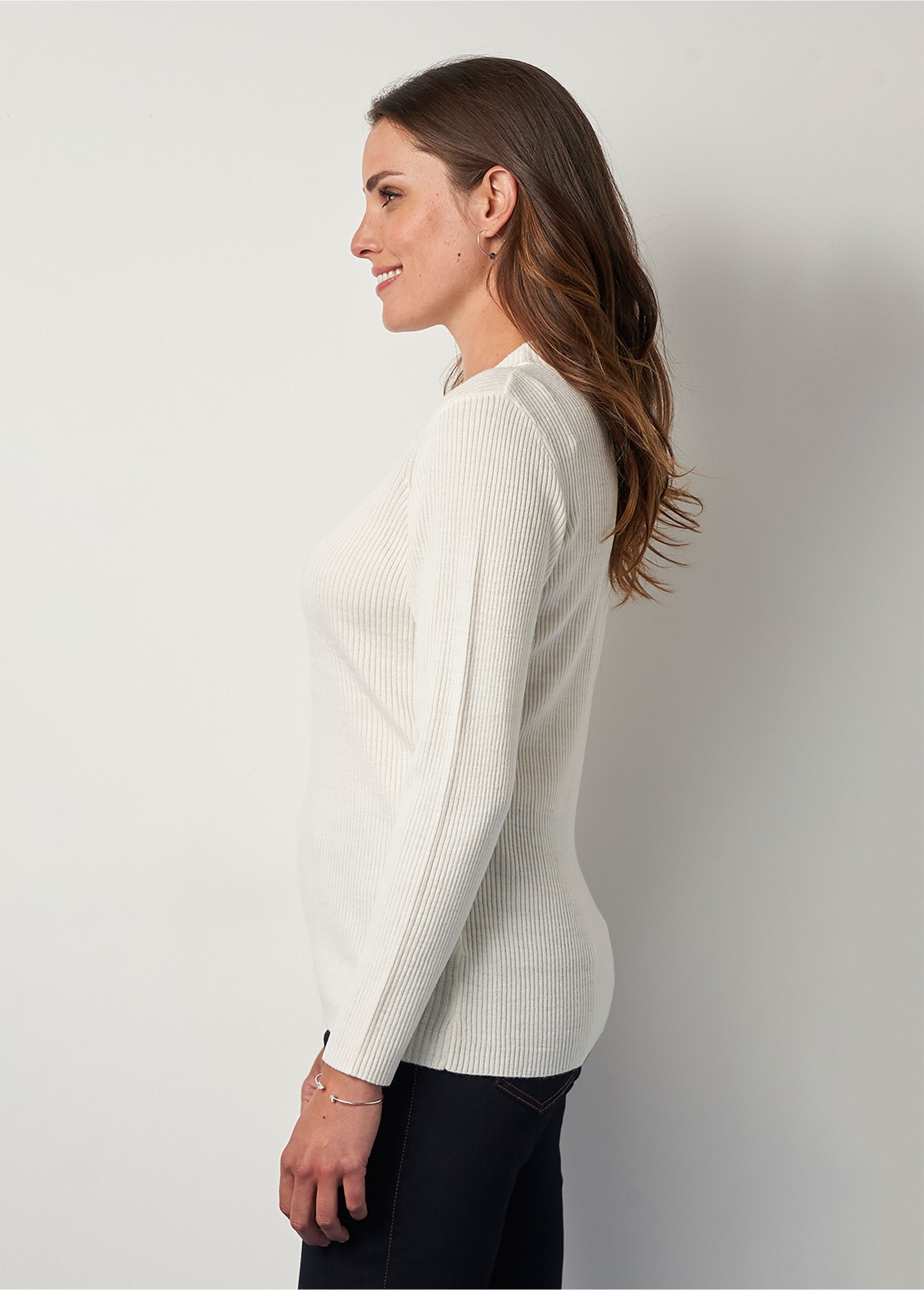 Short_ribbed_knit_high_neck_sweater_Ecru_DR1_slim