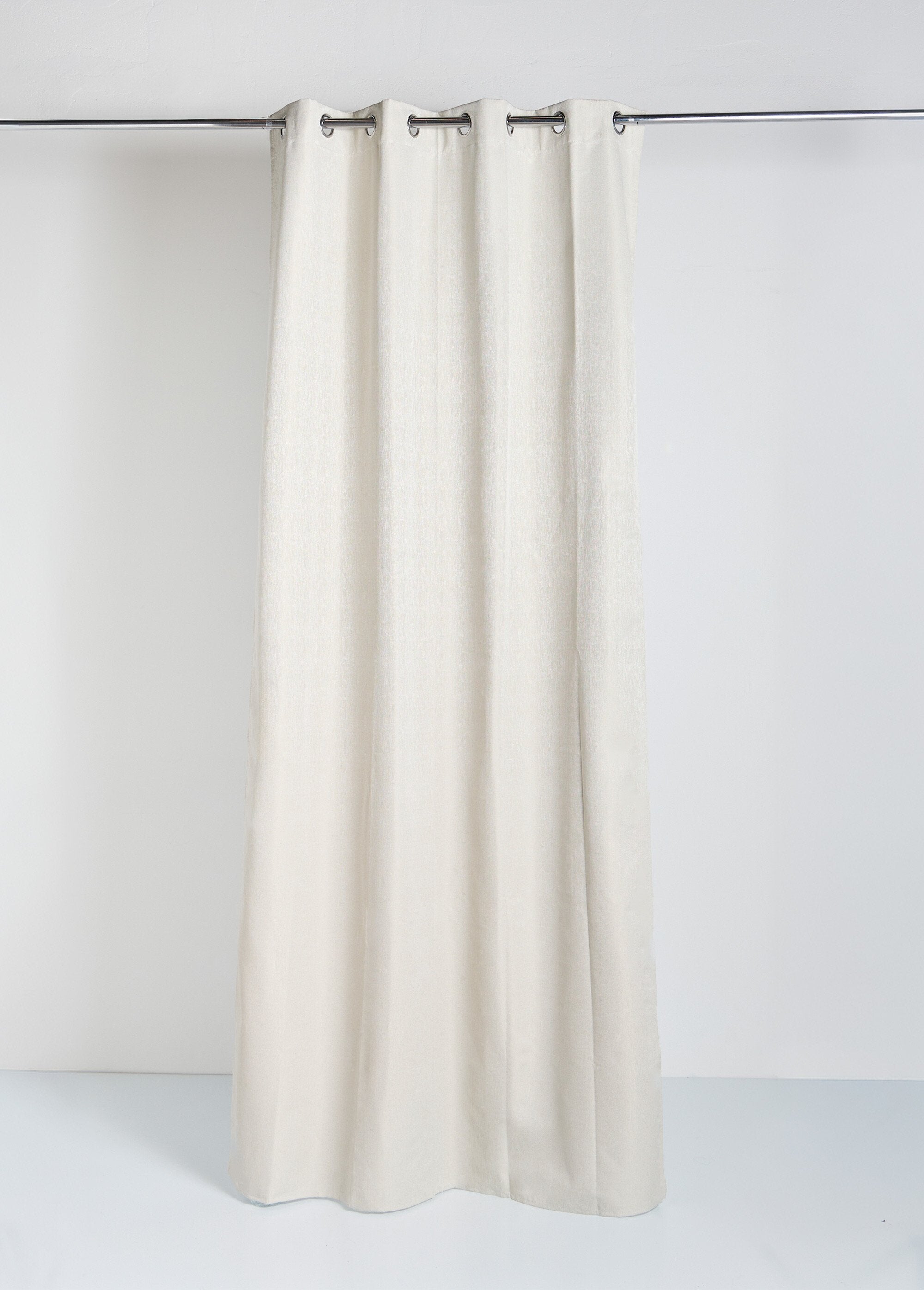 Wave-patterned_blackout_curtain_with_eyelets_Ecru_FA1_slim