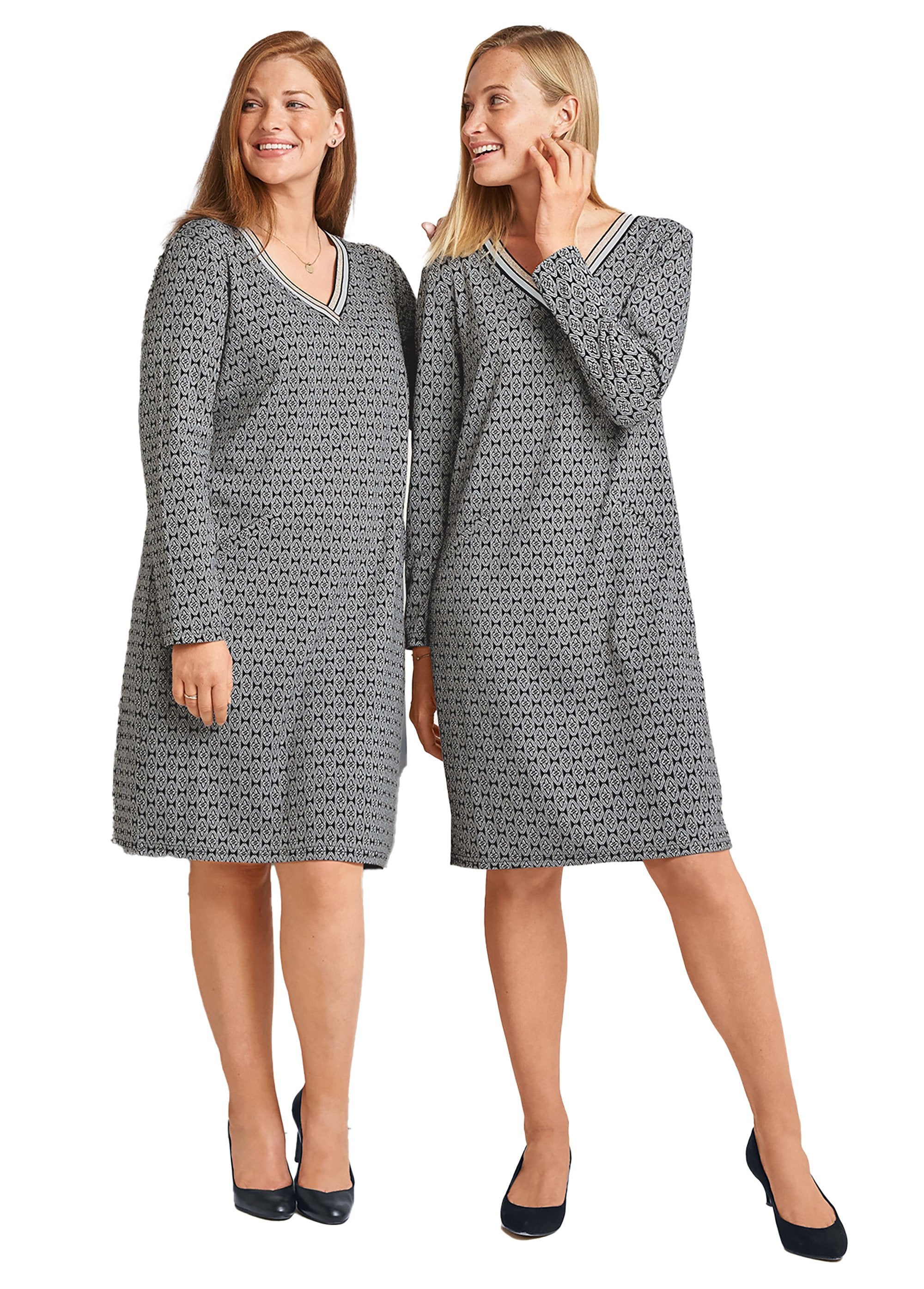 Fancy_jacquard_knit_dress_Black_background_FA1_curvy