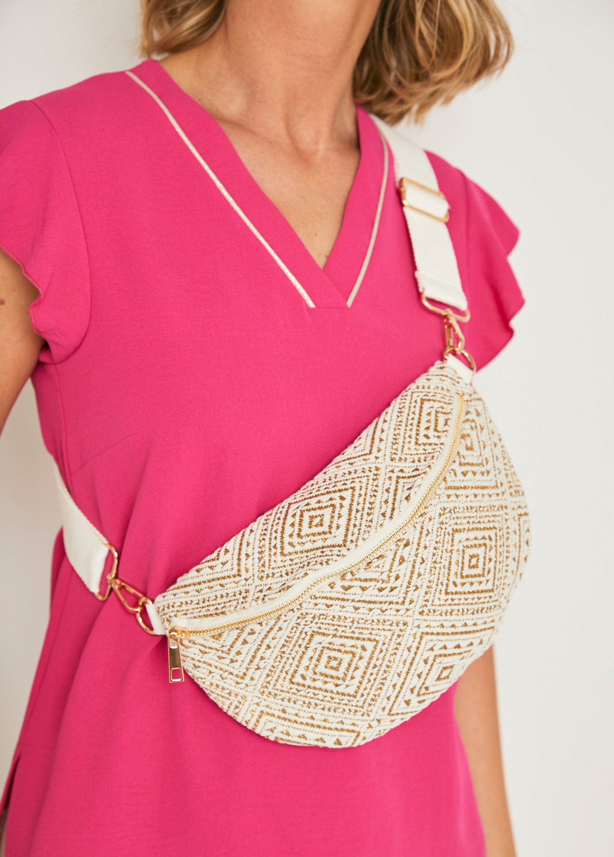 Fanny_pack_with_geometric_embroidery_Ecru_and_gold_FA2_slim