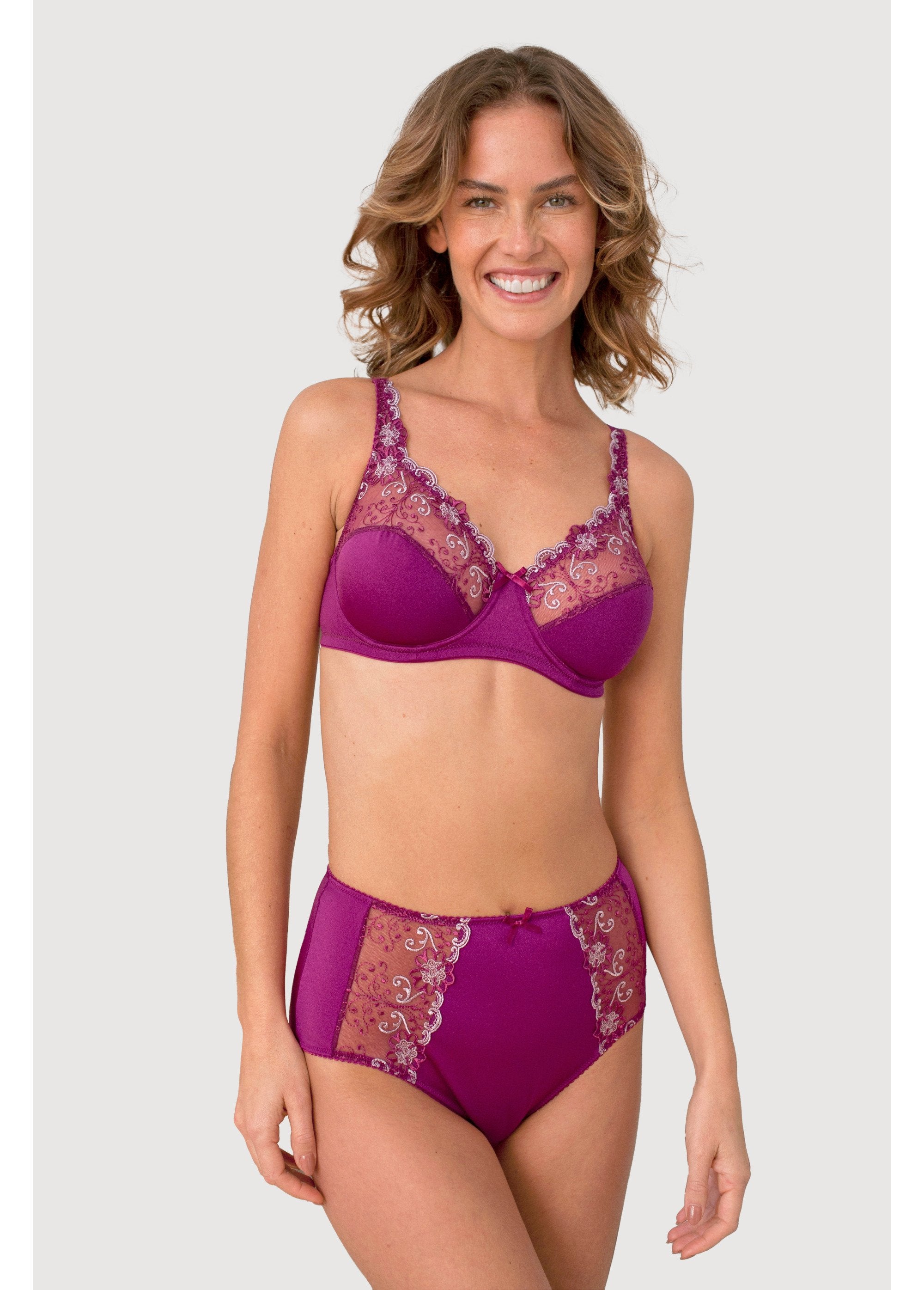 Underwired_bra_with_embroidered_tulle_Cassis_SF1_slim