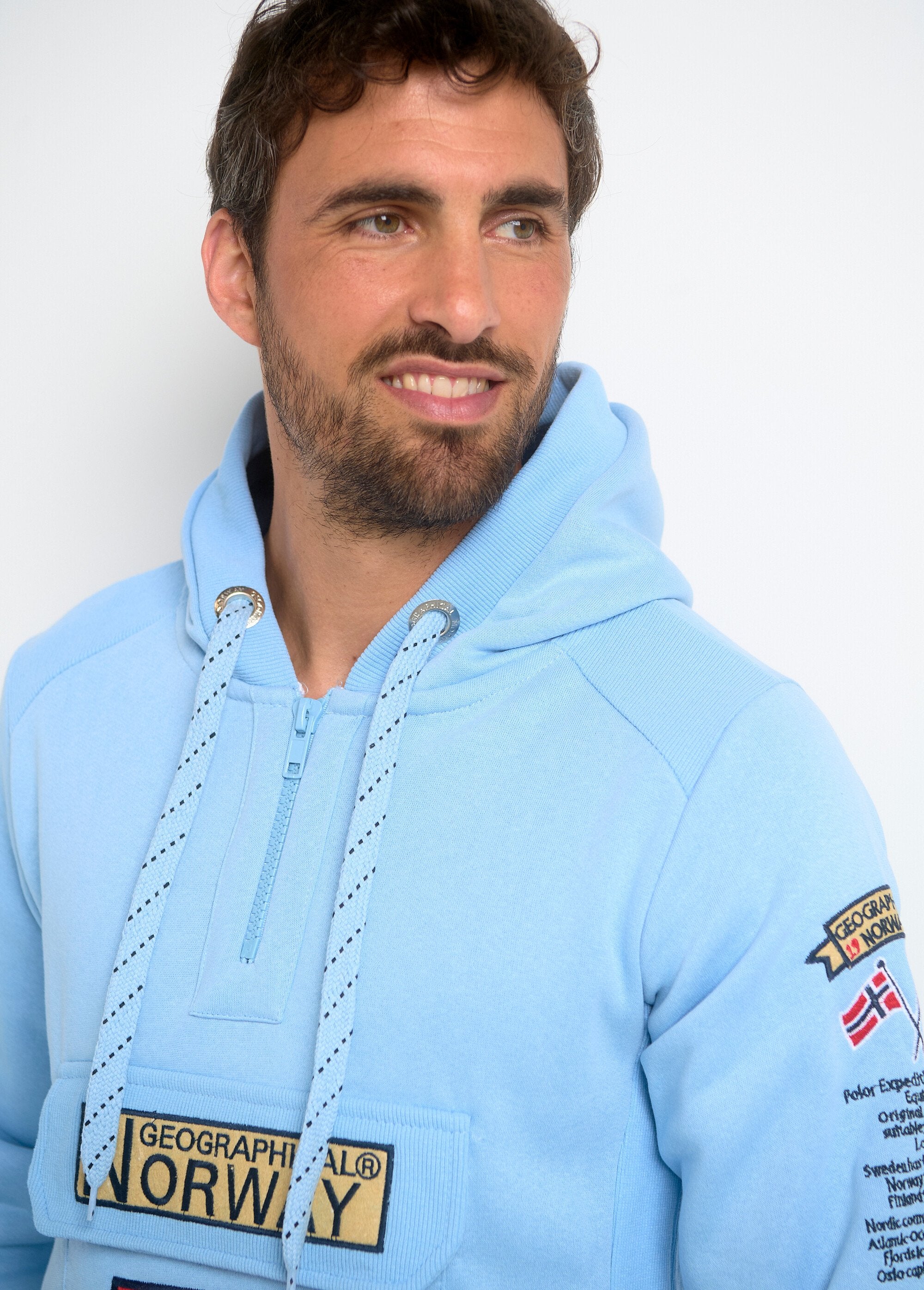 Long_sleeve_half_zip_hoodie_Sky_blue_DE1_slim