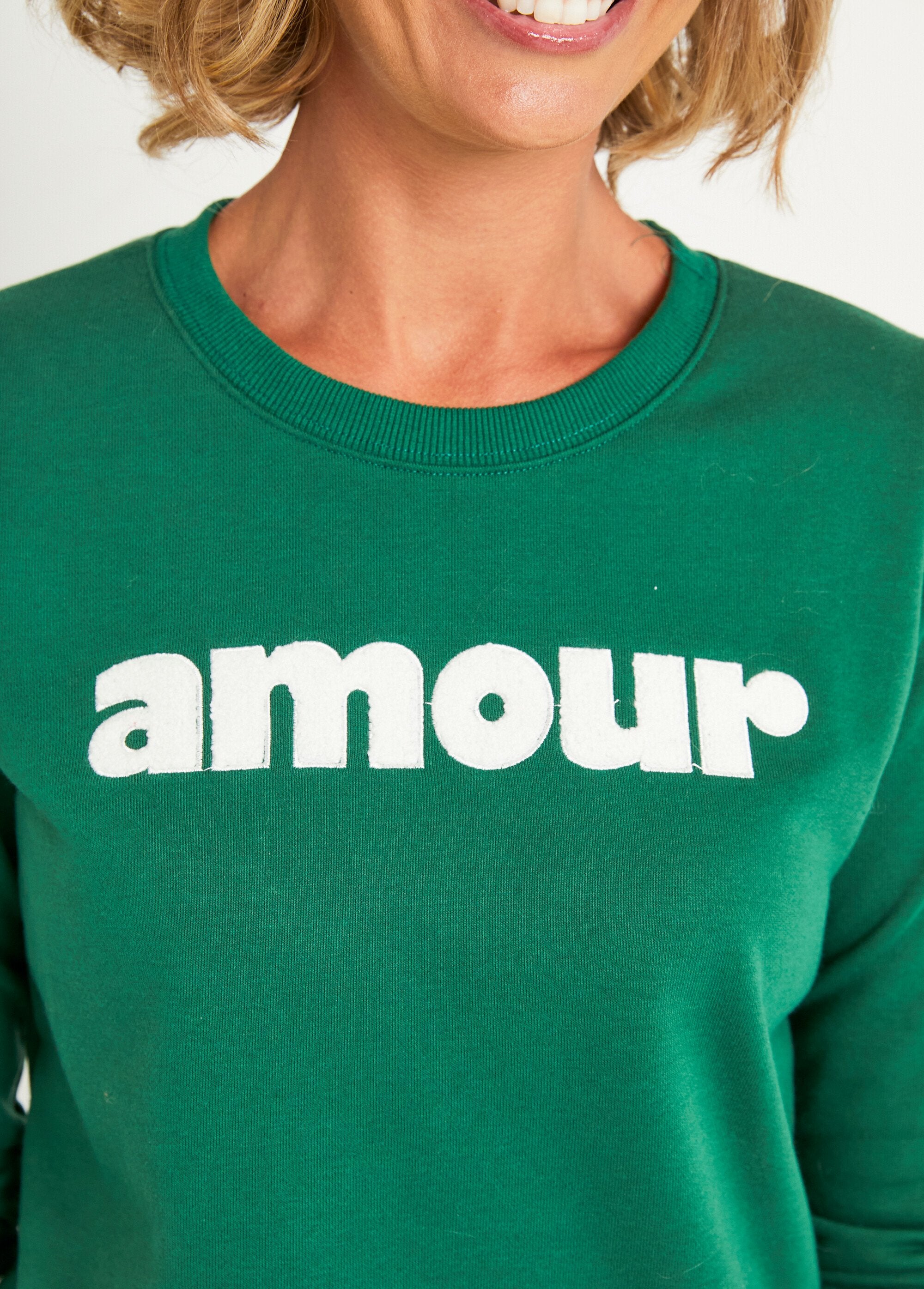 Long_sleeve_embroidered_message_sweatshirt_Green_DE2_slim