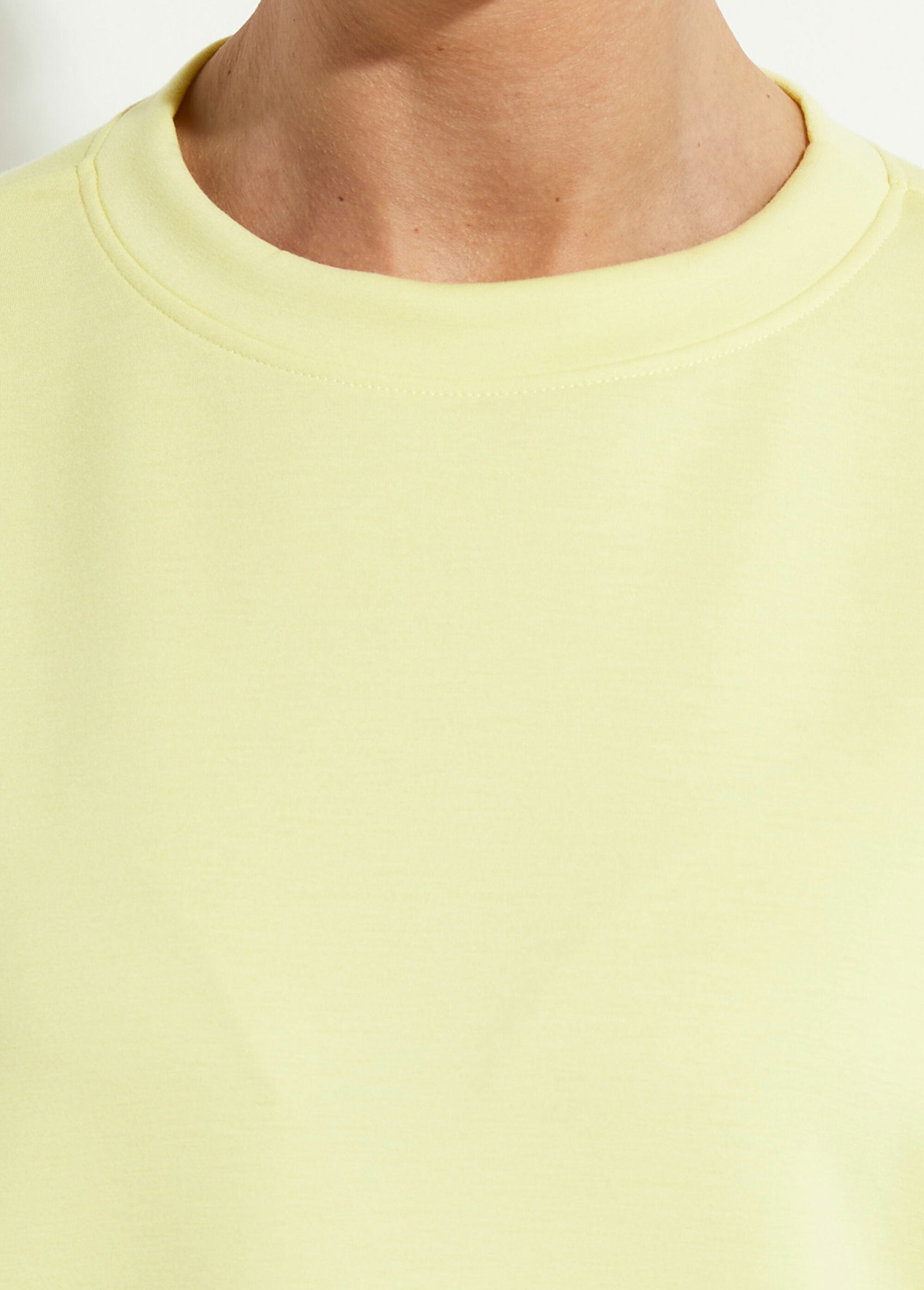 Wide_round_neck_sweatshirt,_3/4_sleeves_Light_yellow_DE2_slim