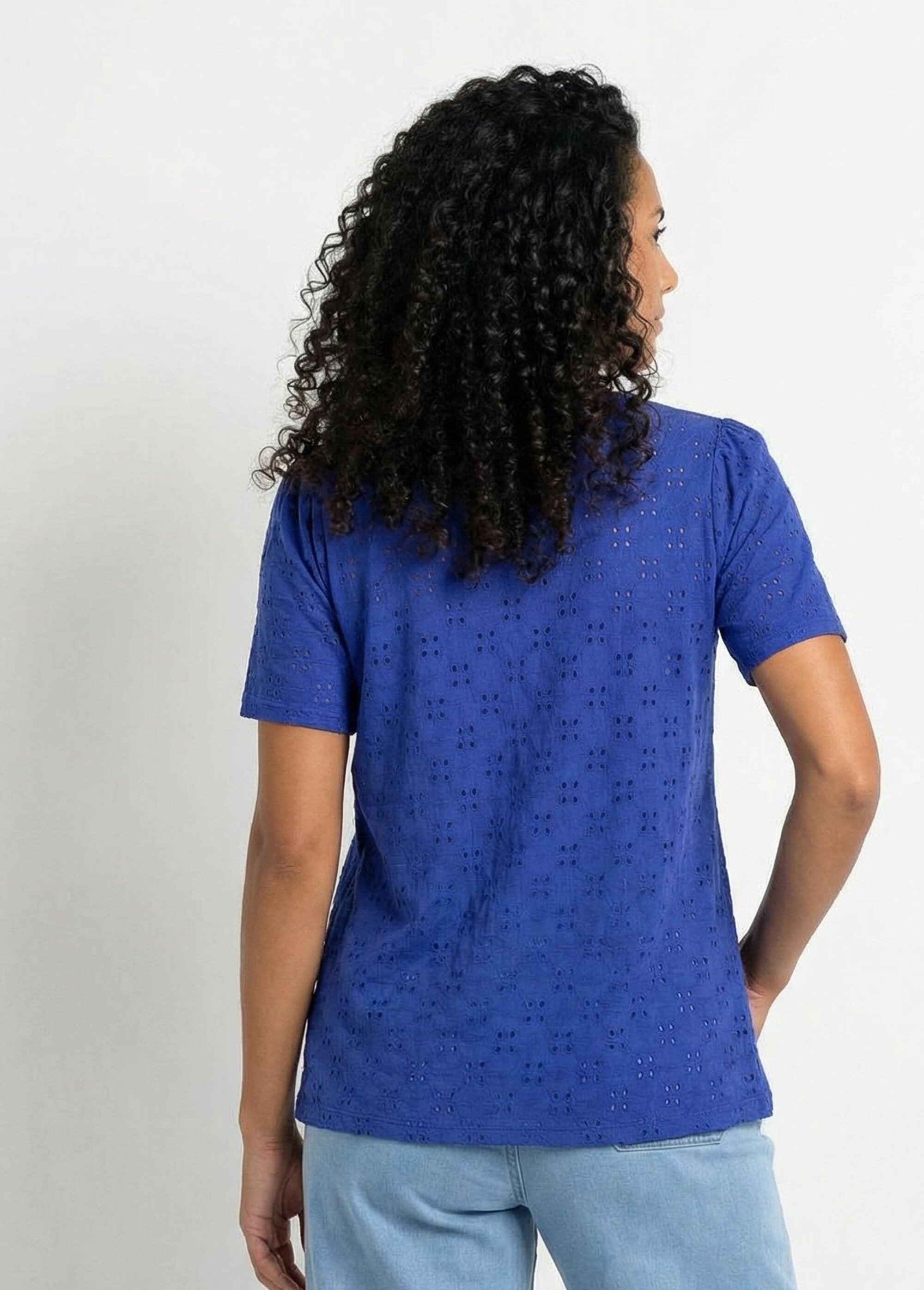 V-neck_knit_T-shirt_with_embroidered_effect_Hard_blue_DO1_slim