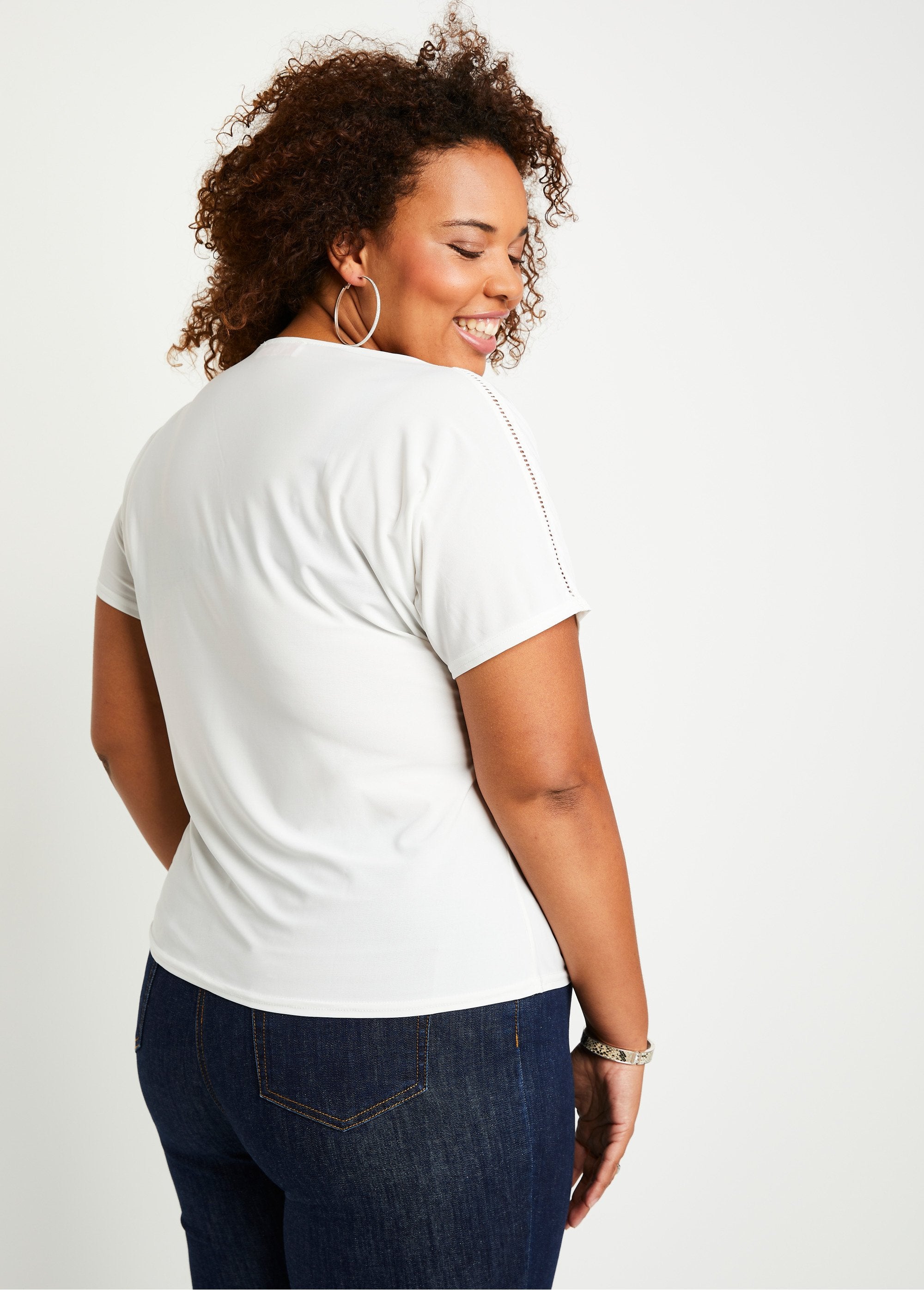 Short_plain_or_printed_t-shirt_White_DO1_curvy