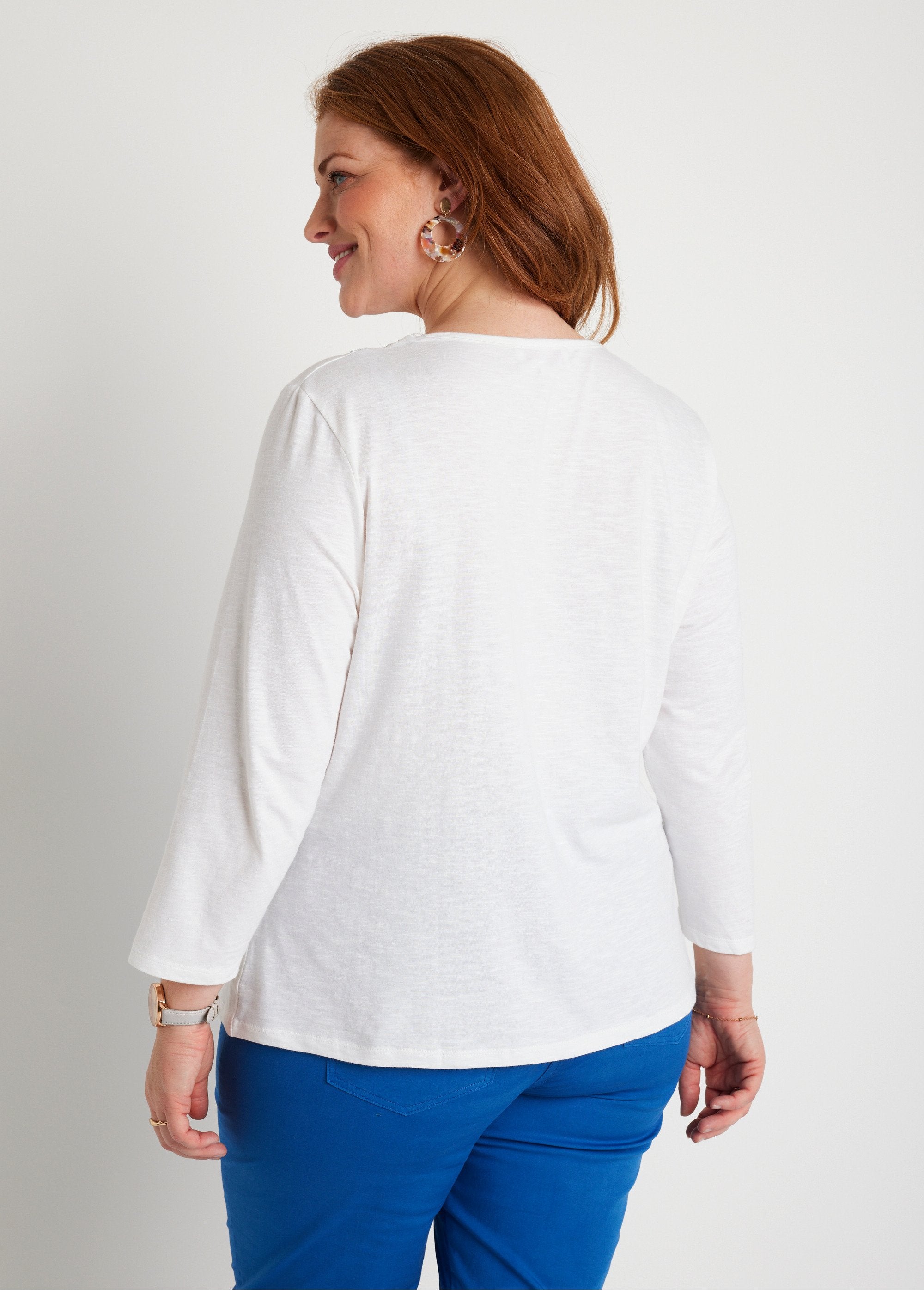 3/4_sleeve_cotton_and_macramé_T-shirt_White_DO1_curvy