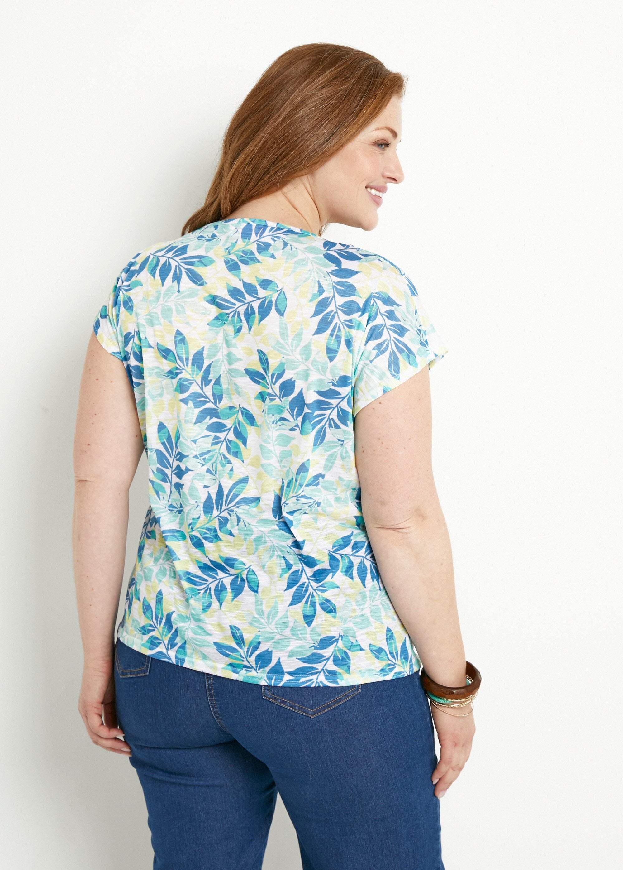 Short-sleeved_T-shirt_with_leaf_print_and_round_neck_Green_and_yellow_DO1_curvy