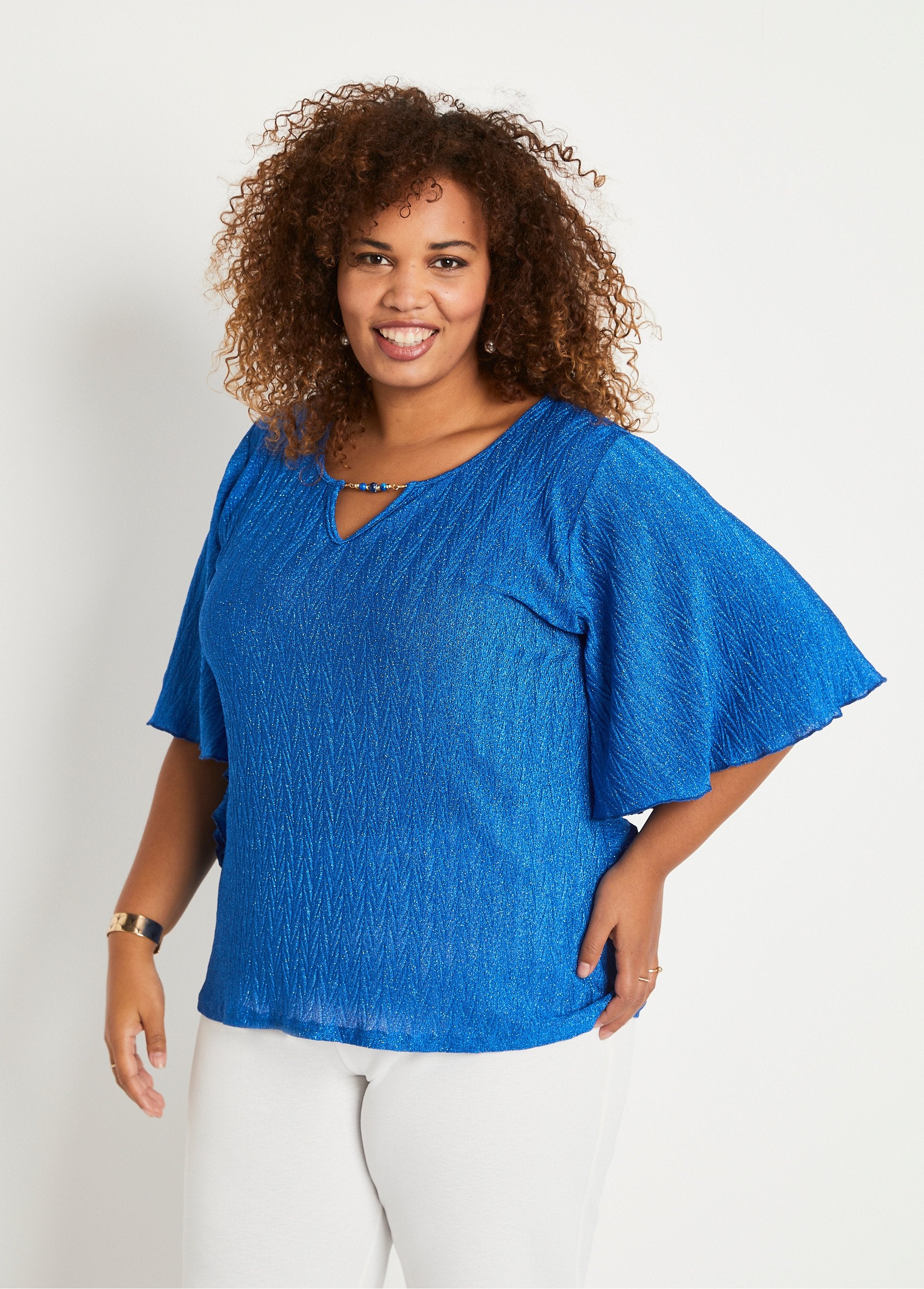 Glittery_short-sleeve_wide_t-shirt_Blue_FA2_curvy