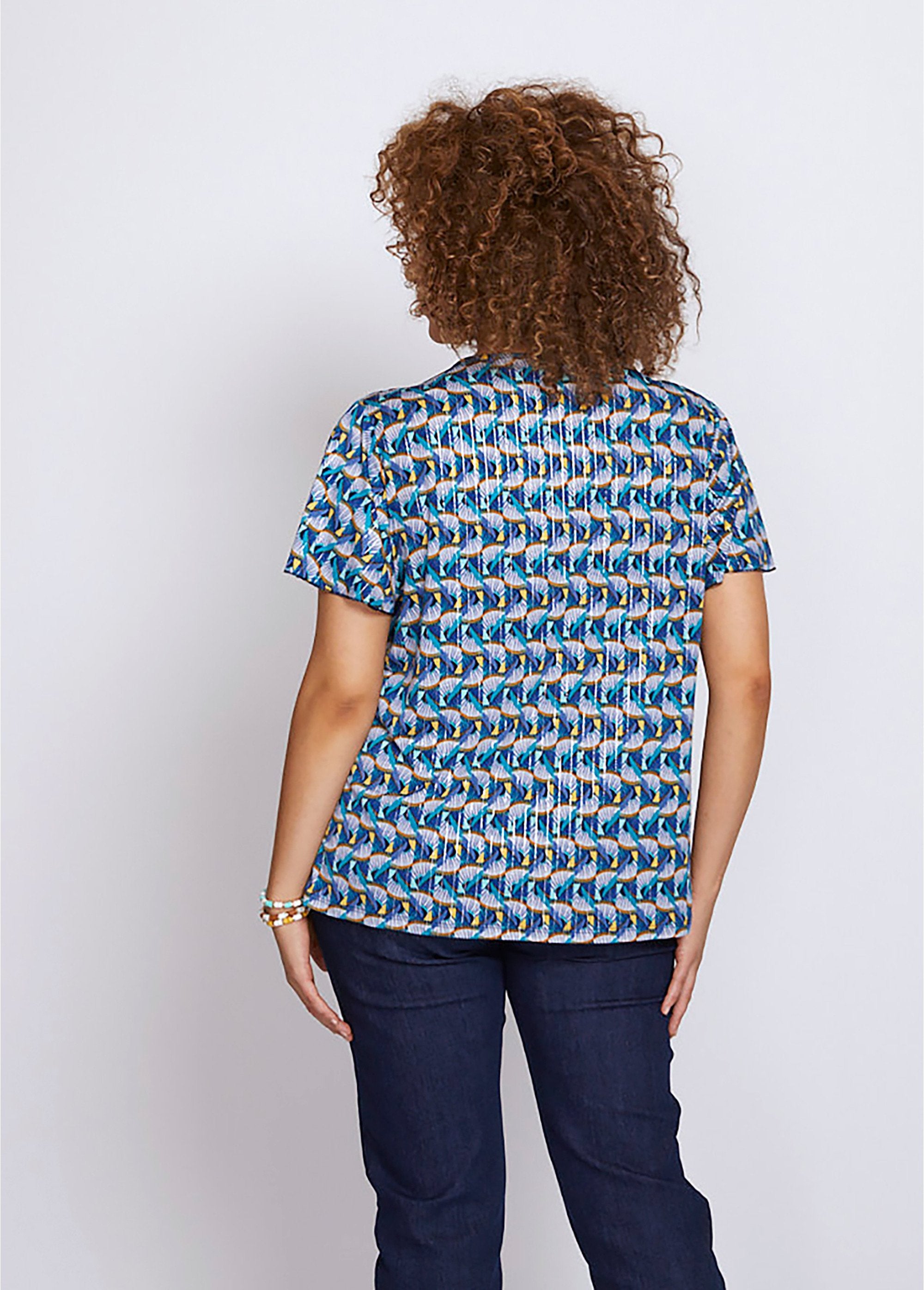 Short_printed_t-shirt_with_butterfly_sleeves_Blue_and_yellow_DO1_curvy