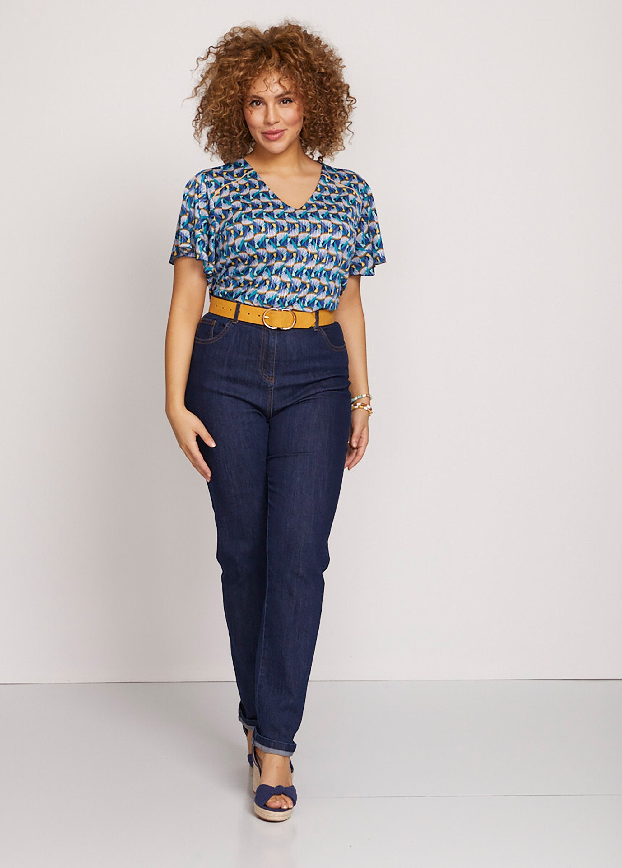 Short_printed_t-shirt_with_butterfly_sleeves_Blue_and_yellow_SF1_curvy