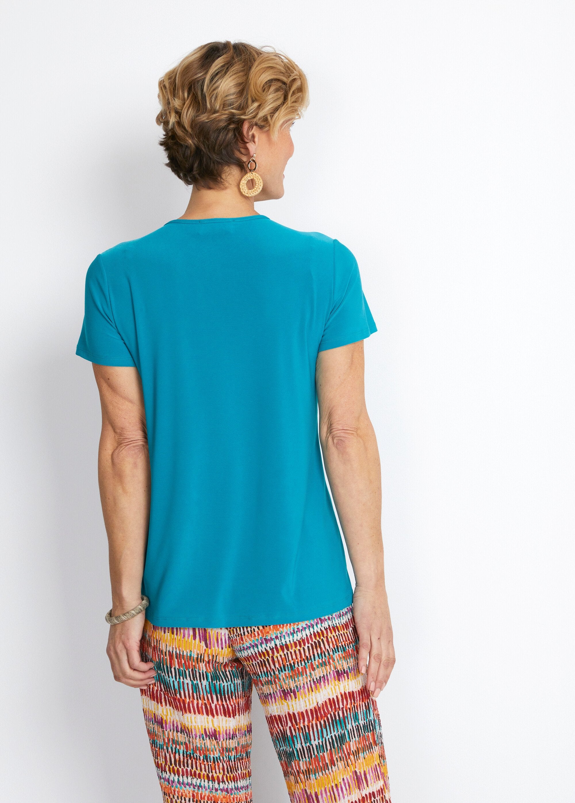 Stretchy_mesh_T-shirt_with_fancy_neckline_Green_DO1_slim