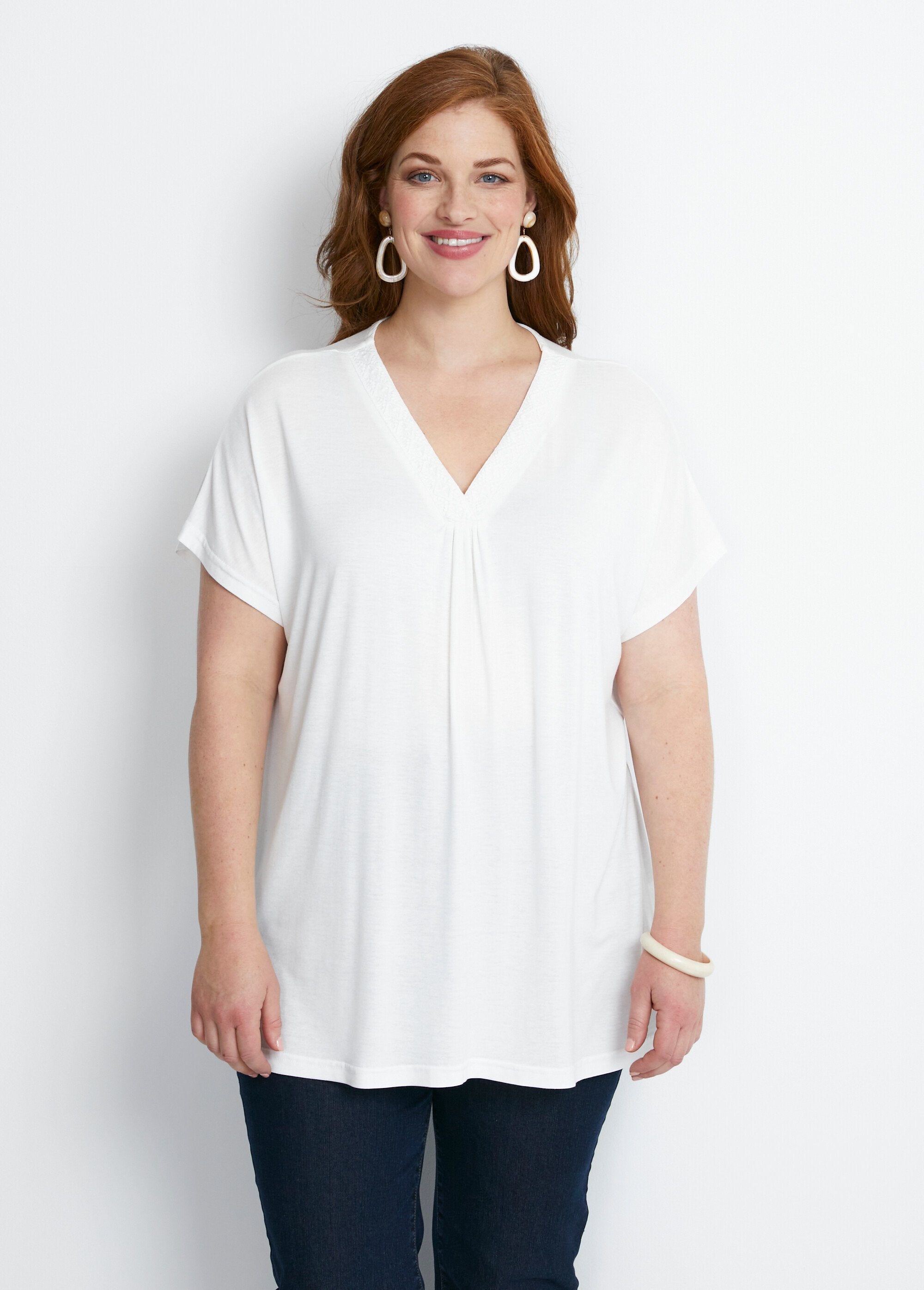 Long_flared_lace_t-shirt_White_FA1_curvy