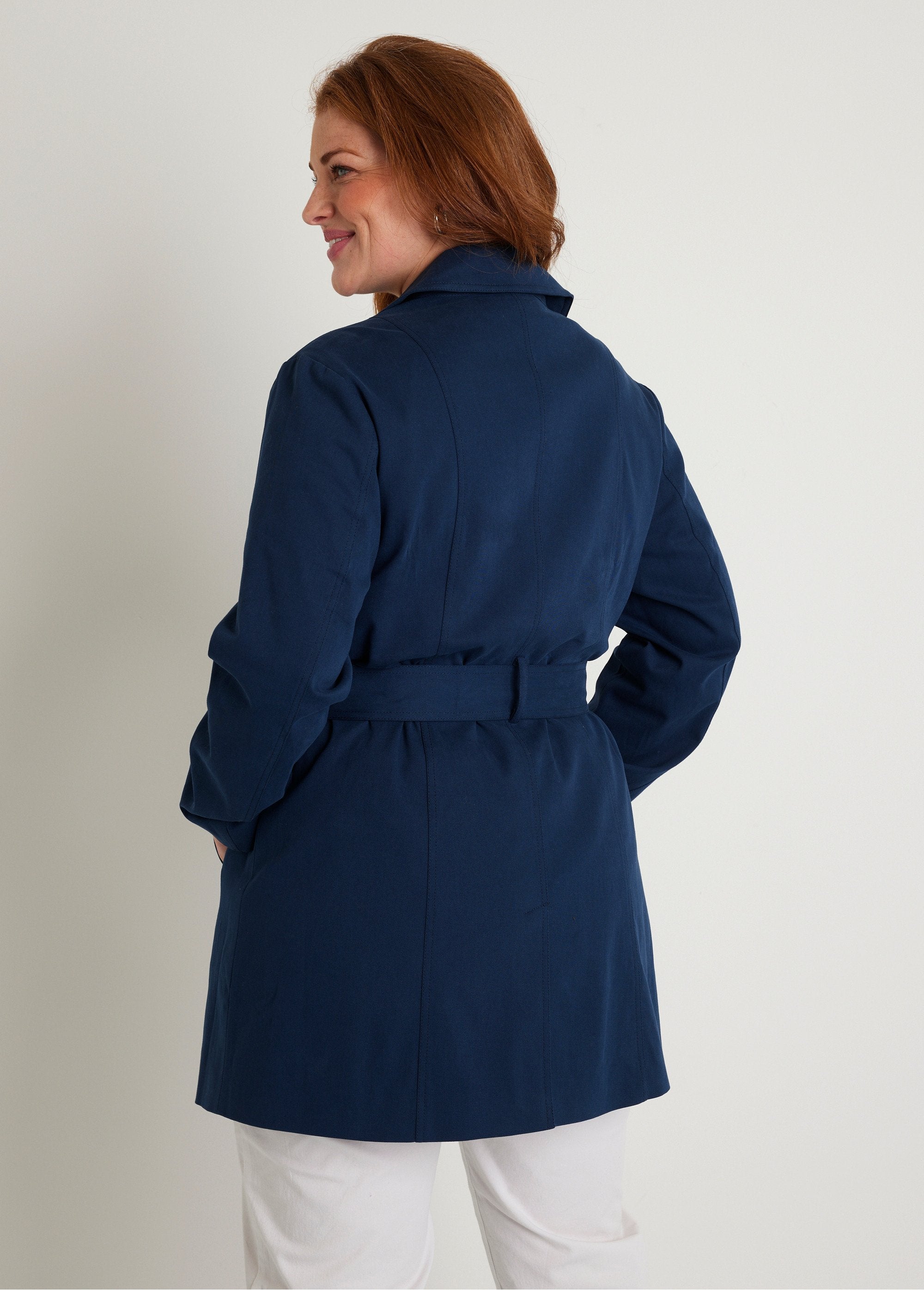 Short_double-breasted_trench_coat_Navy_blue_DO1_curvy