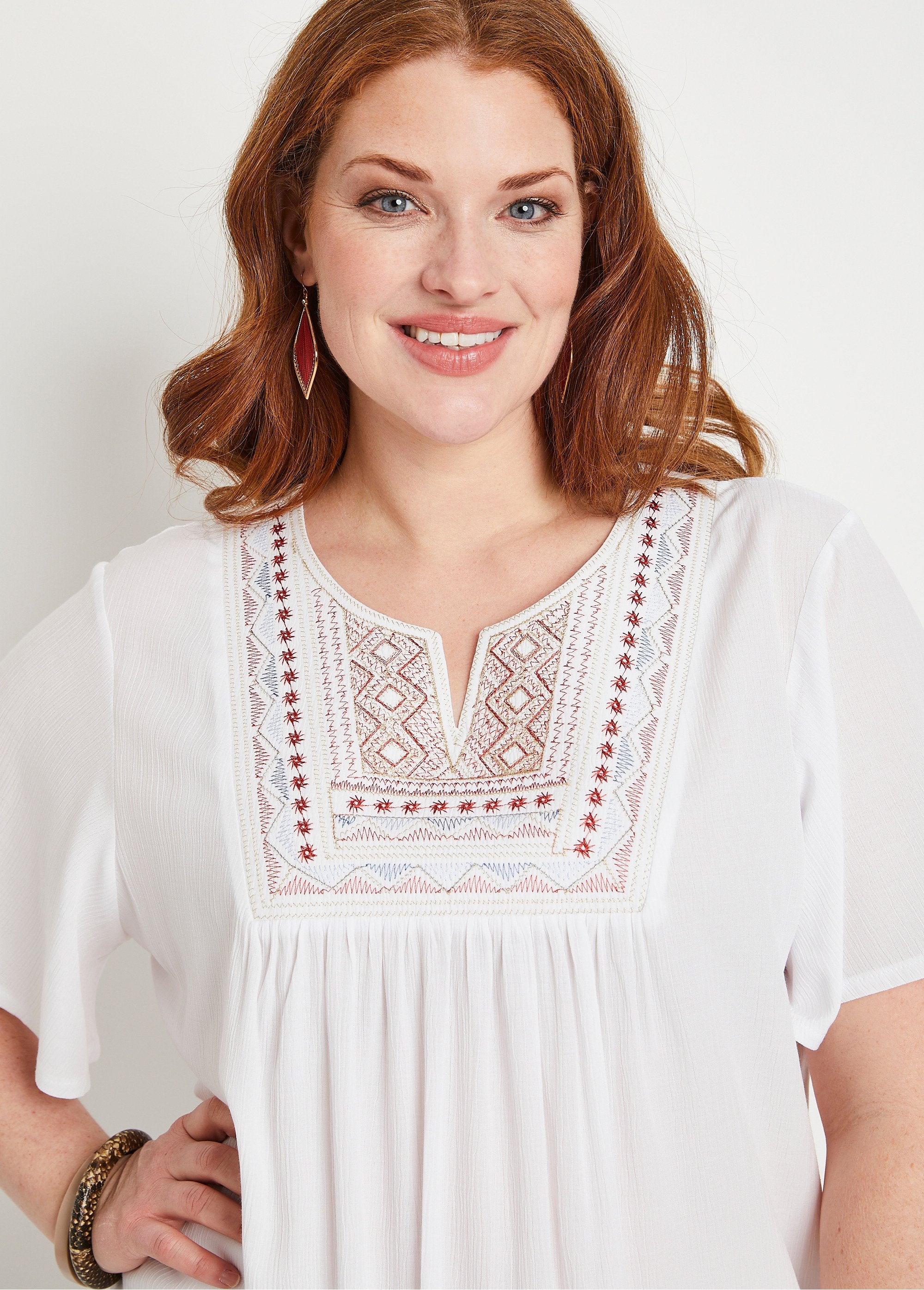 Long_embroidered_loose_tunic_White_DE1_curvy