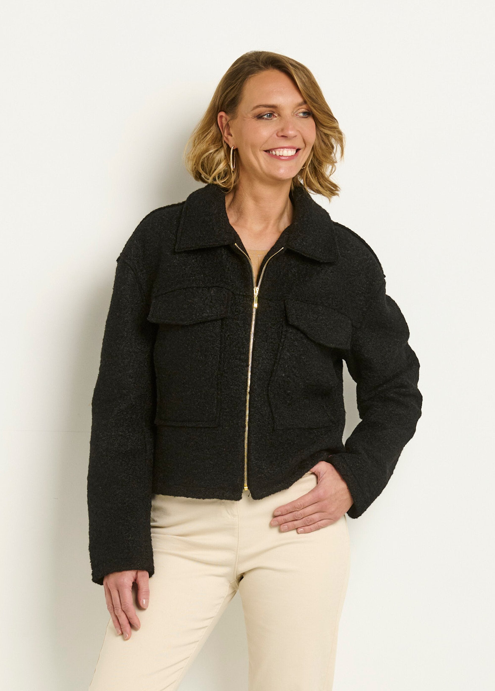 Short_zipped_jacket_in_bouclette_Black_FA1_slim