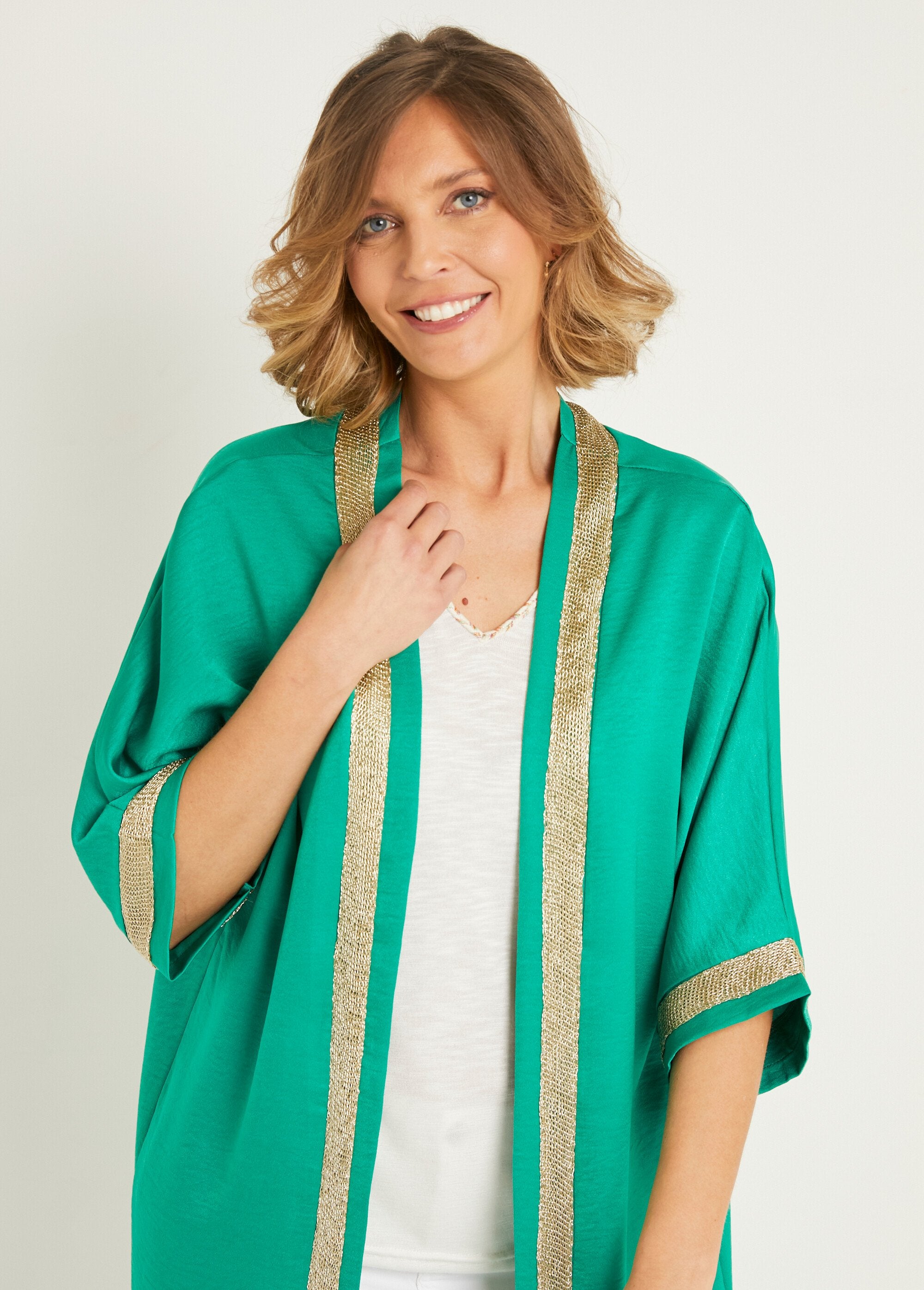 Long_flowing_jacket_with_chic_details_Green_DE1_slim