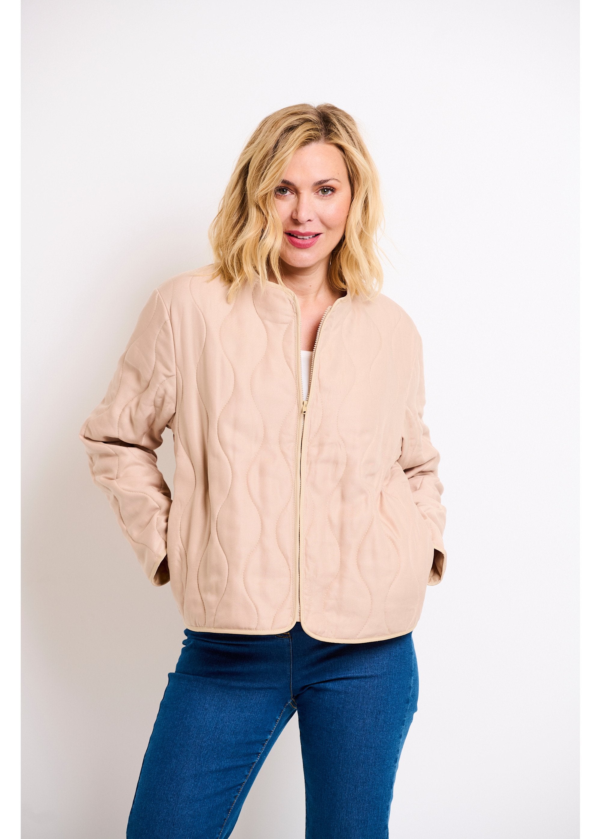 Short_zipped_quilted_plain_jacket_with_round_neck_Beige_FA1_slim