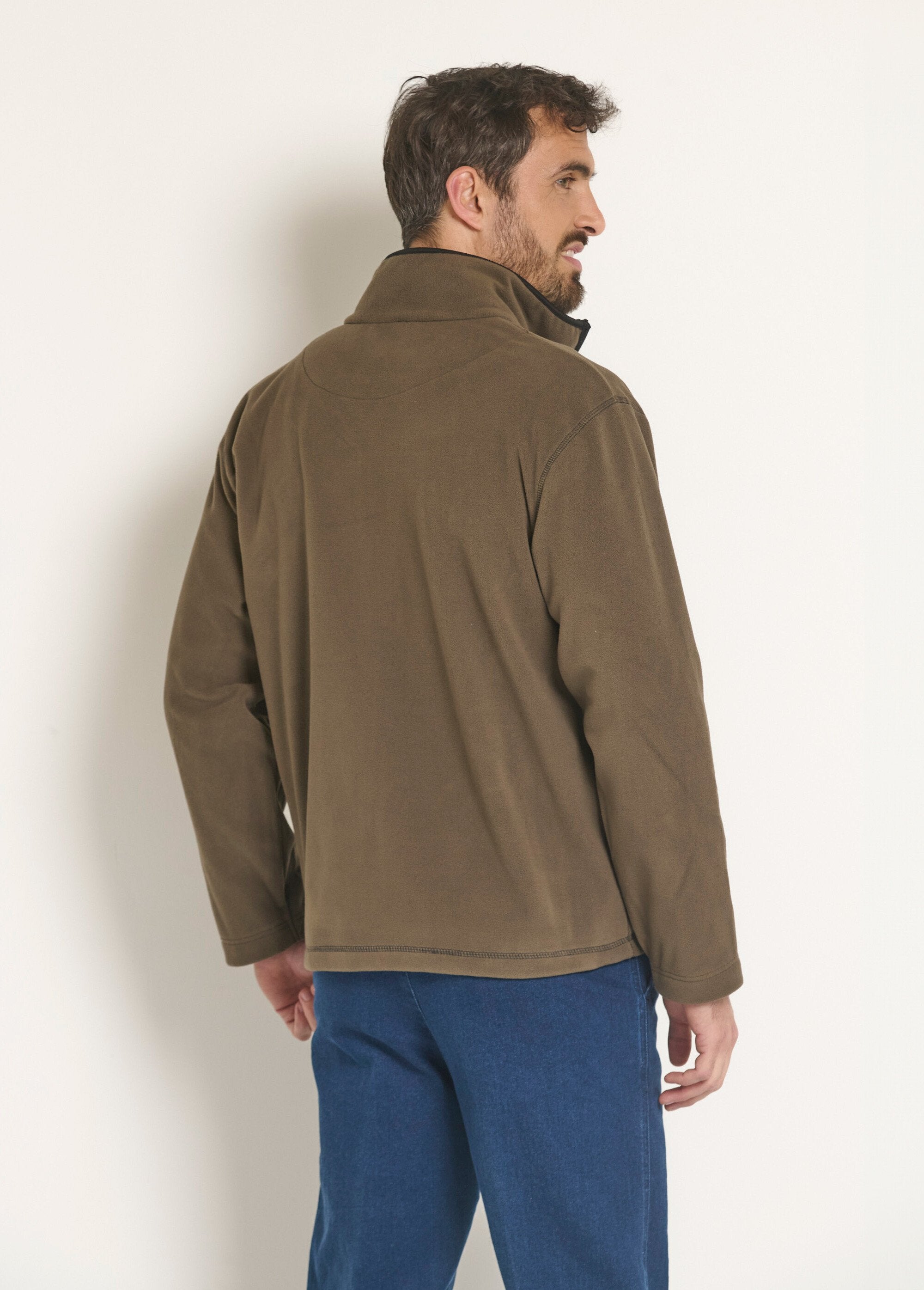 Fleece_zipped_jacket_with_stand-up_collar_Brown_DO1_slim